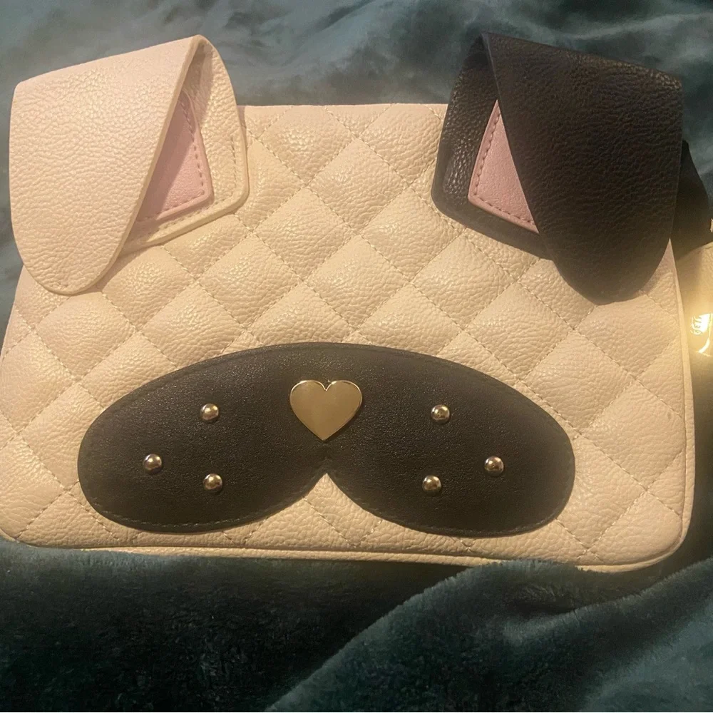 PreownedBetseyJohnsonDog Kitsch Crossbody missing strap but still in great con. - Picture 2 of 6